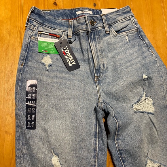 BNWT TOMMY HILFIGER MOM JEANS - Picture 4 of 6